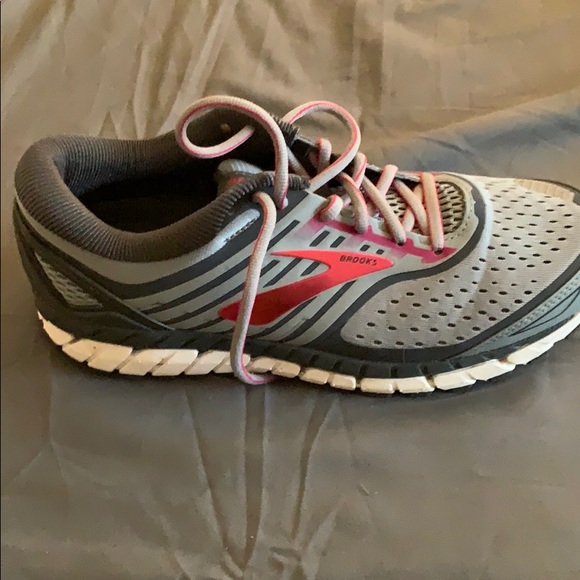 Brooks Ariel 18, barely worn - Picture 1 of 6